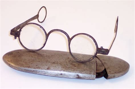 when were eyeglasses first invented.